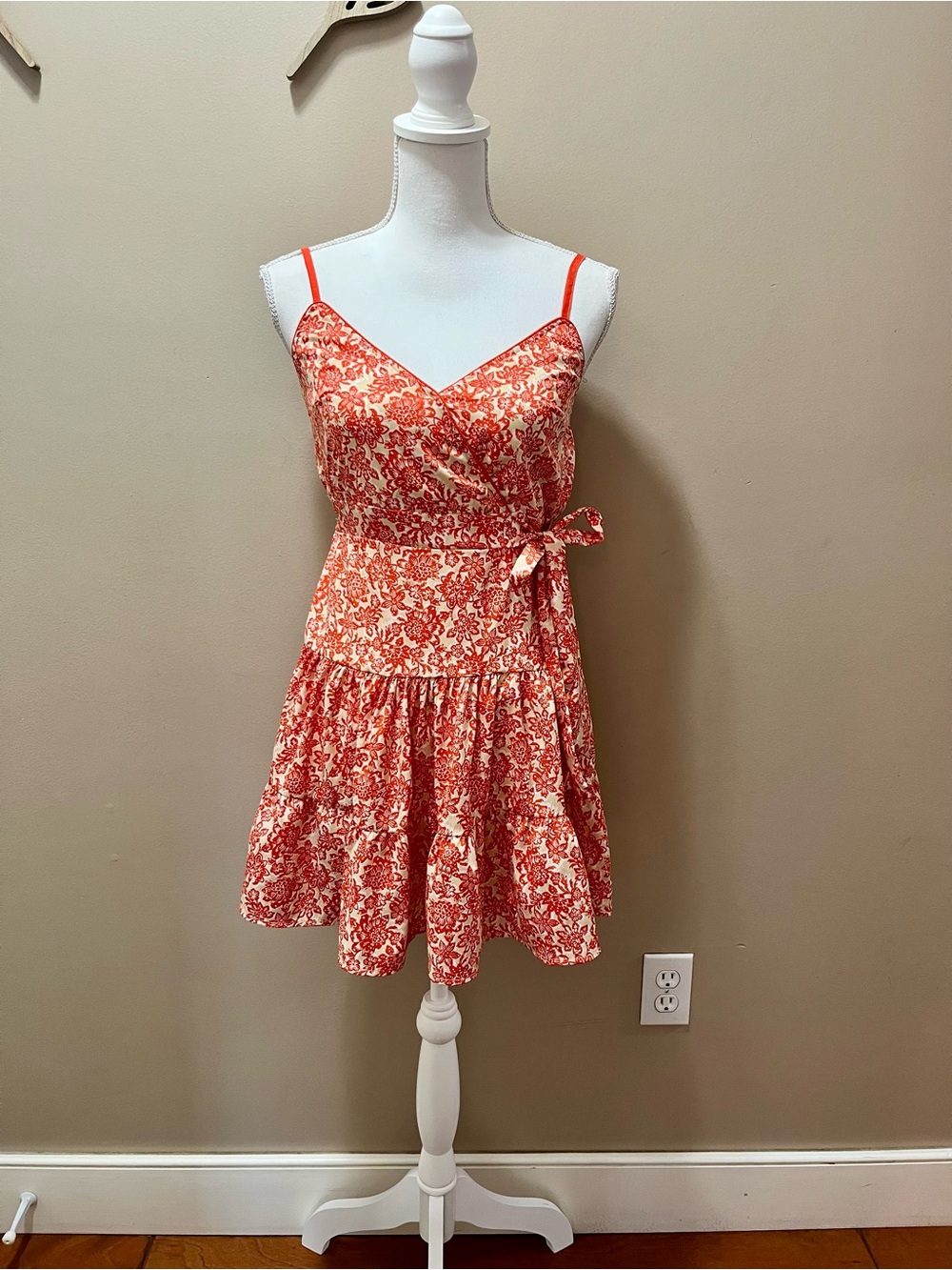 Band Of The Free Orange and White Floral Mini Dress Size Small